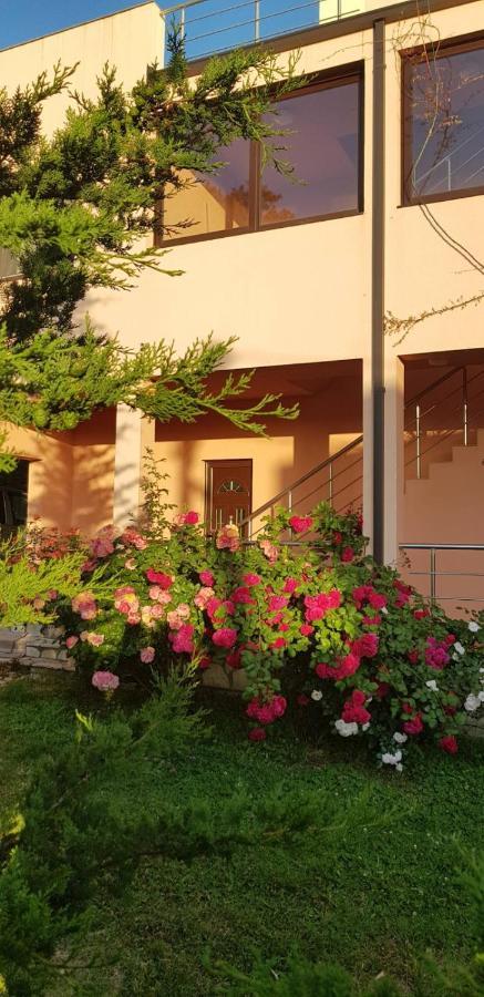 Villa Persik ウトイェハ エクステリア 写真