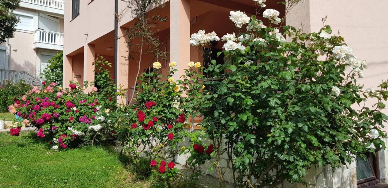 Villa Persik ウトイェハ エクステリア 写真
